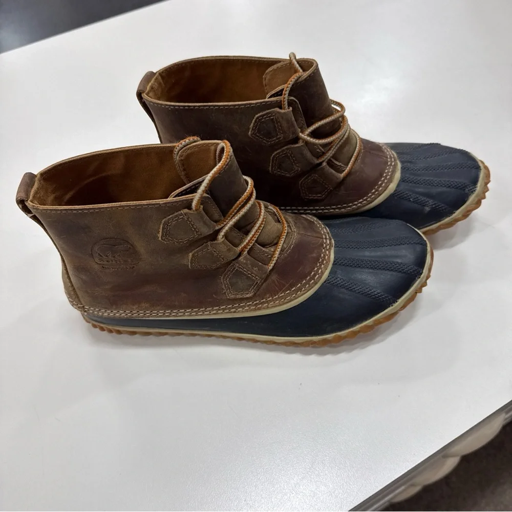 Sorel Boots Women's Size 9 Out N About NL2133-286 Ankle Duck Waterproof Leather